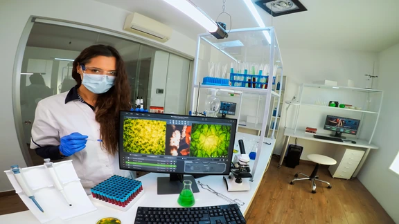 Ecuador regula las terapias génicas avanzadas: ¿Qué significa esto para los laboratorios?